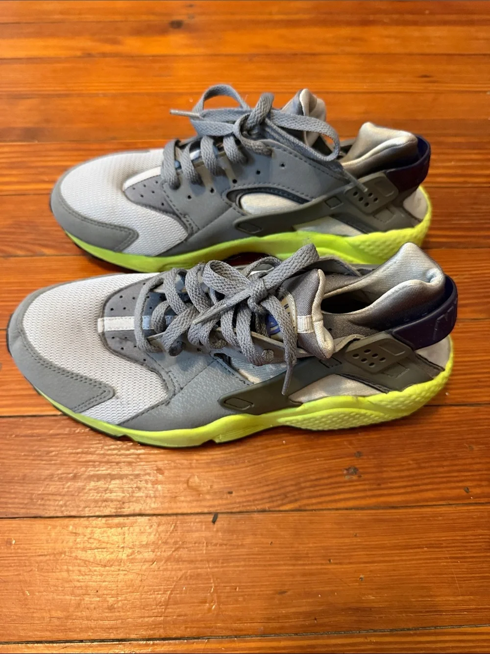 Nike Huareche Gray and Neon Yellow Women's Running Sneakers Size 8
